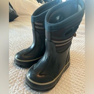 Boys BOG snow boots